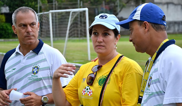 Érica Gonçalves Kraus segue na arbitragem como instrutora da CBF. Foto: Júlio Cancellier / ANAF.